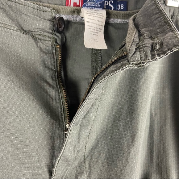 Chaps Men's Olive Green Cargo Shorts Size: 38W - Picture 3 of 11
